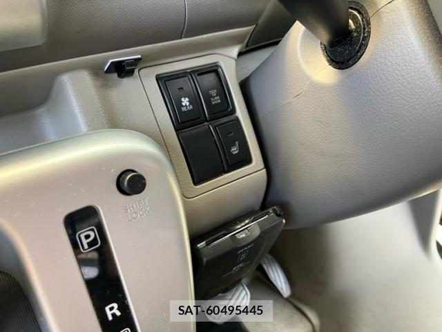Mitsubishi TOWN BOX 2015-06 8369436-19