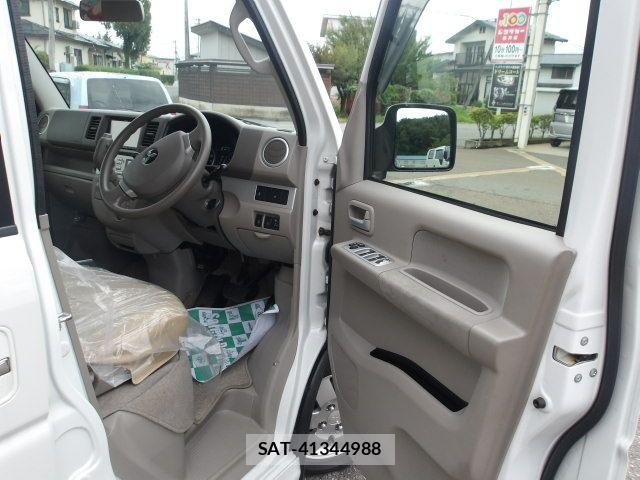 Mitsubishi TOWN BOX 2014-09 8415486-10
