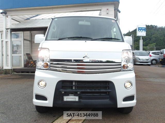 Mitsubishi TOWN BOX 2014-09 8415486-17