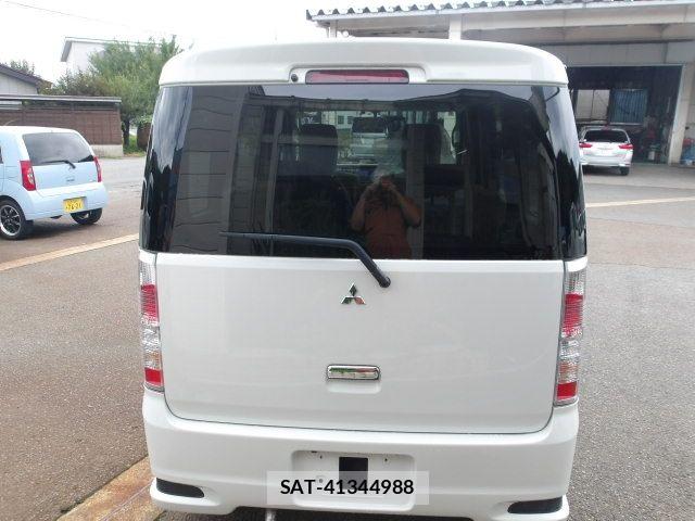 Mitsubishi TOWN BOX 2014-09 8415486-2