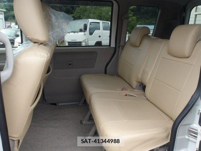 Mitsubishi TOWN BOX 2014-09 8415486-7