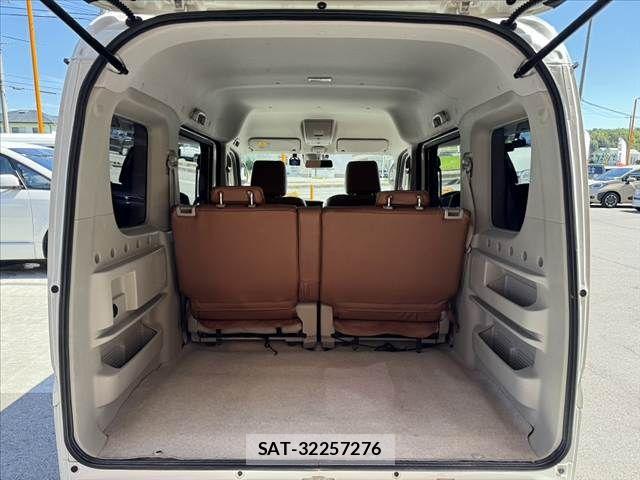 Mitsubishi TOWN BOX 2016-09 8415488-19