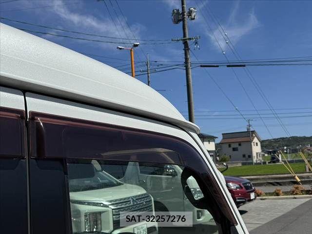 Mitsubishi TOWN BOX 2016-09 8415488-28