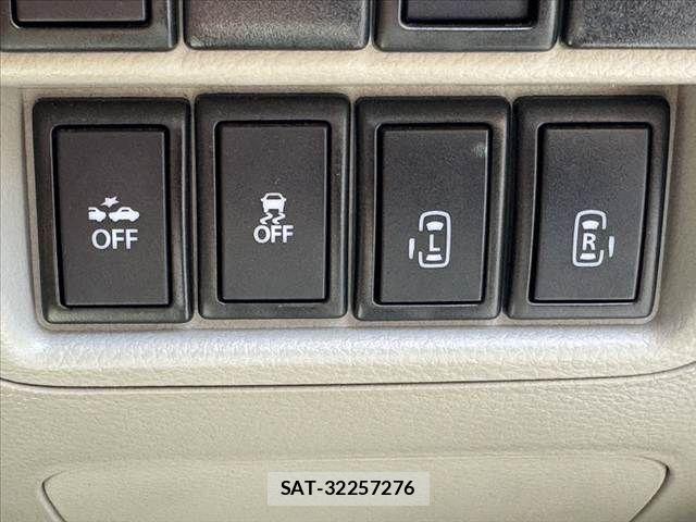 Mitsubishi TOWN BOX 2016-09 8415488-3
