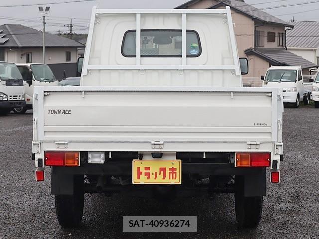Toyota TOWNACE TRUCK 2021-04 6220524-5