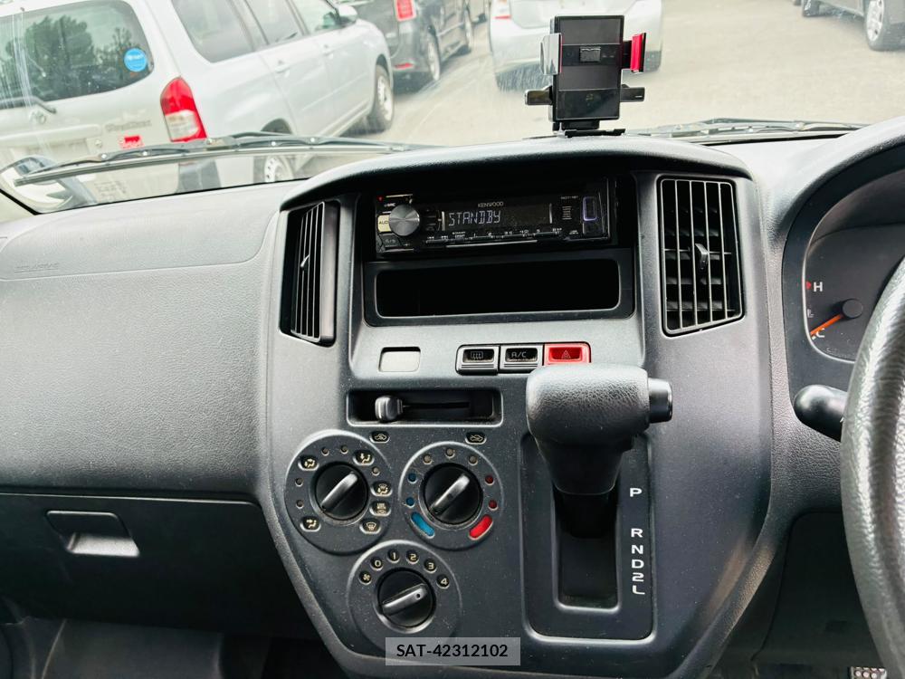 Toyota TOWNACE VAN 2012-09 8068531-19