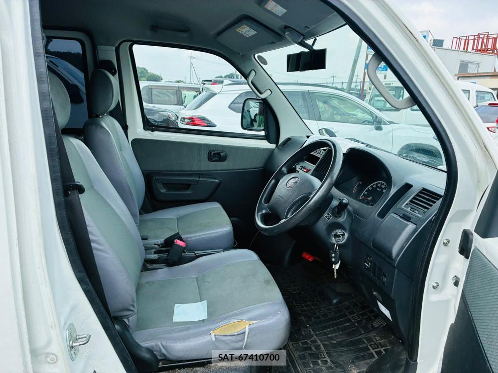 Toyota TOWNACE VAN 2020-04 8252225-11