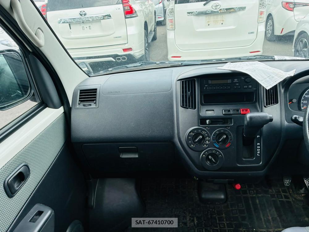 Toyota TOWNACE VAN 2020-04 8252225-17