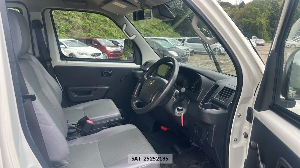 Toyota TOWNACE VAN 2021-08 8782923-11