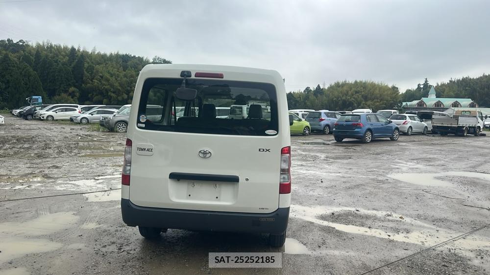 Toyota TOWNACE VAN 2021-08 8782923-3