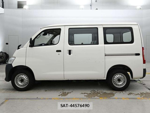 Toyota TOWNACE VAN 2021-08 8843000-1