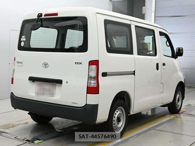 Toyota TOWNACE VAN 2021-08 8843000-4