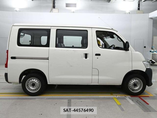 Toyota TOWNACE VAN 2021-08 8843000-5