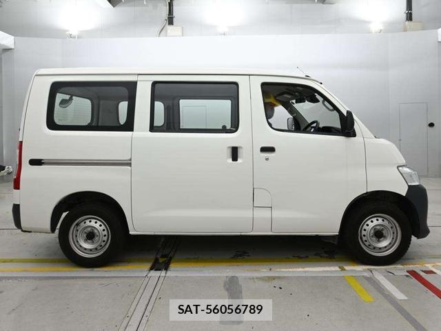 Toyota TOWNACE VAN 2021-08 8843001-5