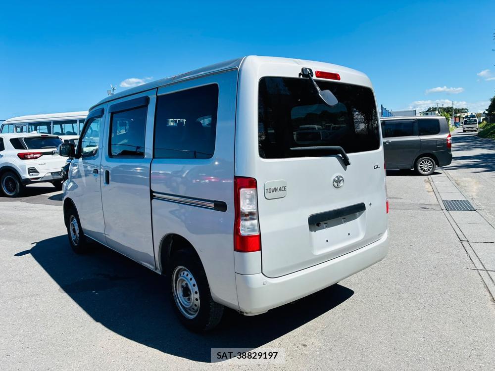 Toyota TOWNACE VAN 2021-09 8857278-2