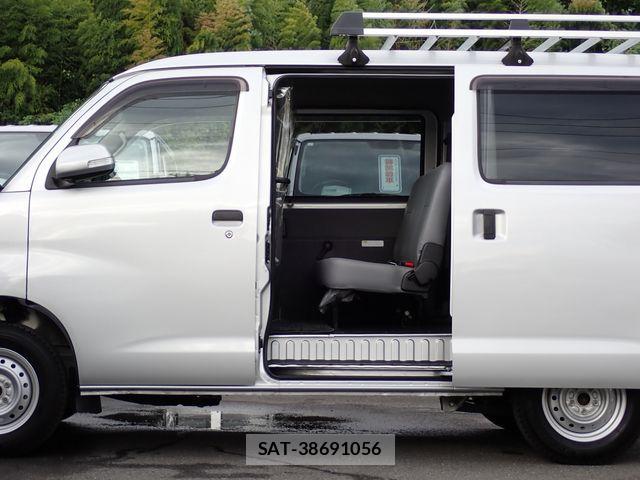 Toyota TOWNACE VAN 2021-12 1311262-4