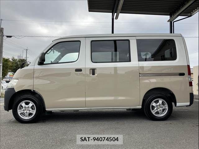 Toyota TOWNACE VAN 2017-12 1356001-12