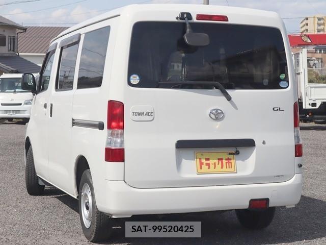 Toyota TOWNACE VAN 2018-07 4332294-6
