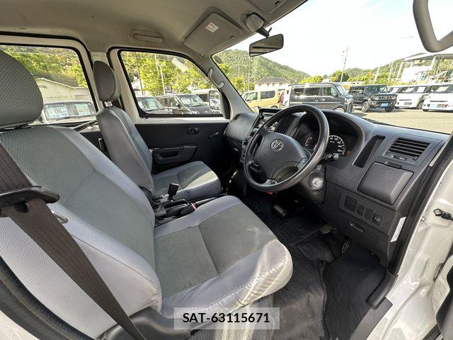 Toyota TOWNACE VAN 2015-10 6717560-12