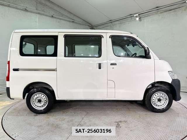 Toyota TOWNACE VAN 2021-05 7981354-3