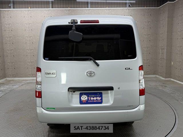 Toyota TOWNACE VAN 2022-06 8038783-3