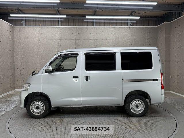 Toyota TOWNACE VAN 2022-06 8038783-4