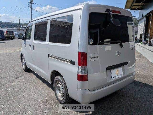 Toyota TOWNACE VAN 2015-11 8132703-16