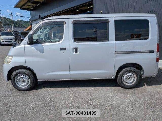 Toyota TOWNACE VAN 2015-11 8132703-17