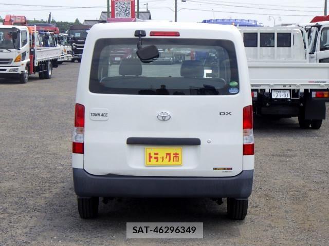 Toyota TOWNACE VAN 2019-02 8232170-5