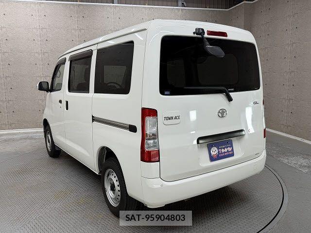 Toyota TOWNACE VAN 2021-07 8317680-2