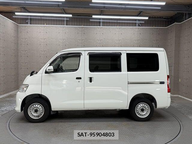 Toyota TOWNACE VAN 2021-07 8317680-5