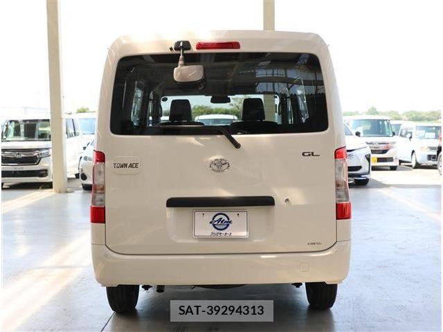 Toyota TOWNACE VAN 2024-10 8338227-17