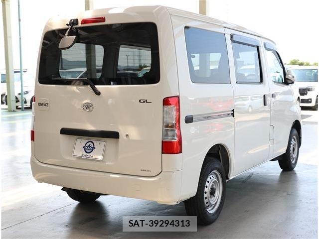 Toyota TOWNACE VAN 2024-10 8338227-4