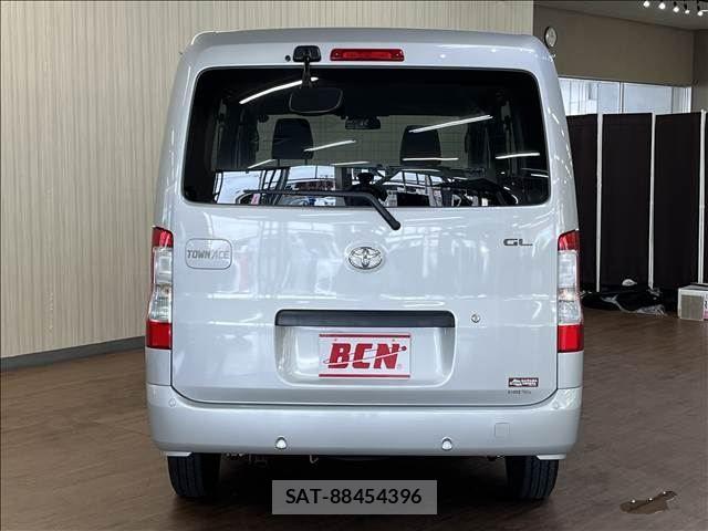 Toyota TOWNACE VAN 2025-09 8832094-4