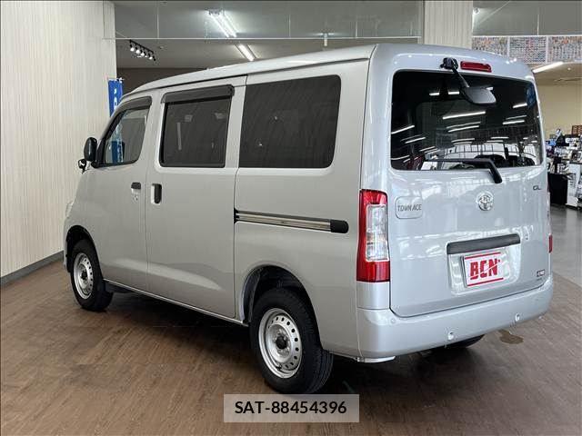 Toyota TOWNACE VAN 2025-09 8832094-5