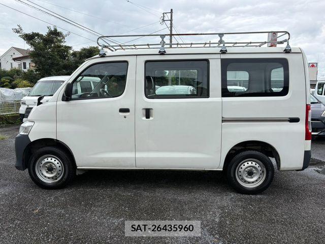 Toyota TOWNACE VAN 2021-06 8832106-7