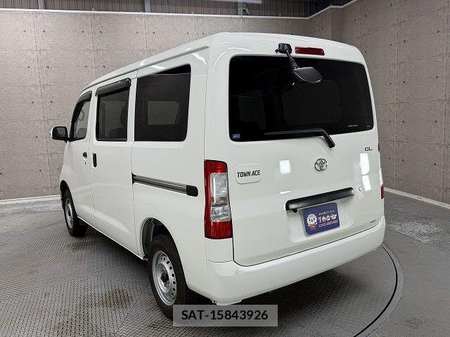 Toyota TOWNACE VAN 2022-03 8832096-2