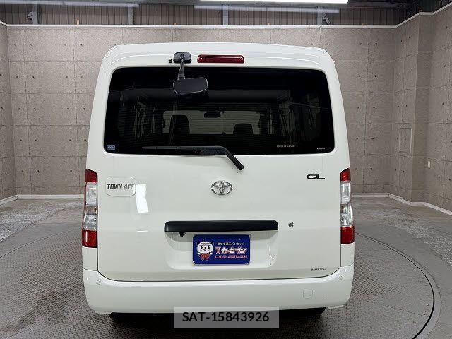 Toyota TOWNACE VAN 2022-03 8832096-4