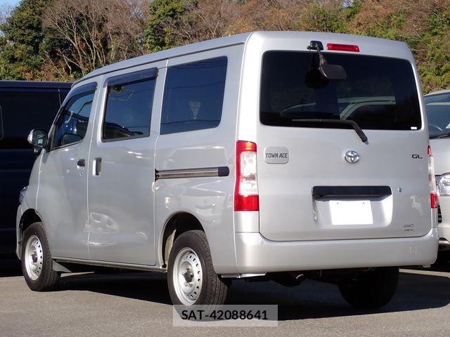 Toyota TOWNACE VAN 2021-12 2101282-3