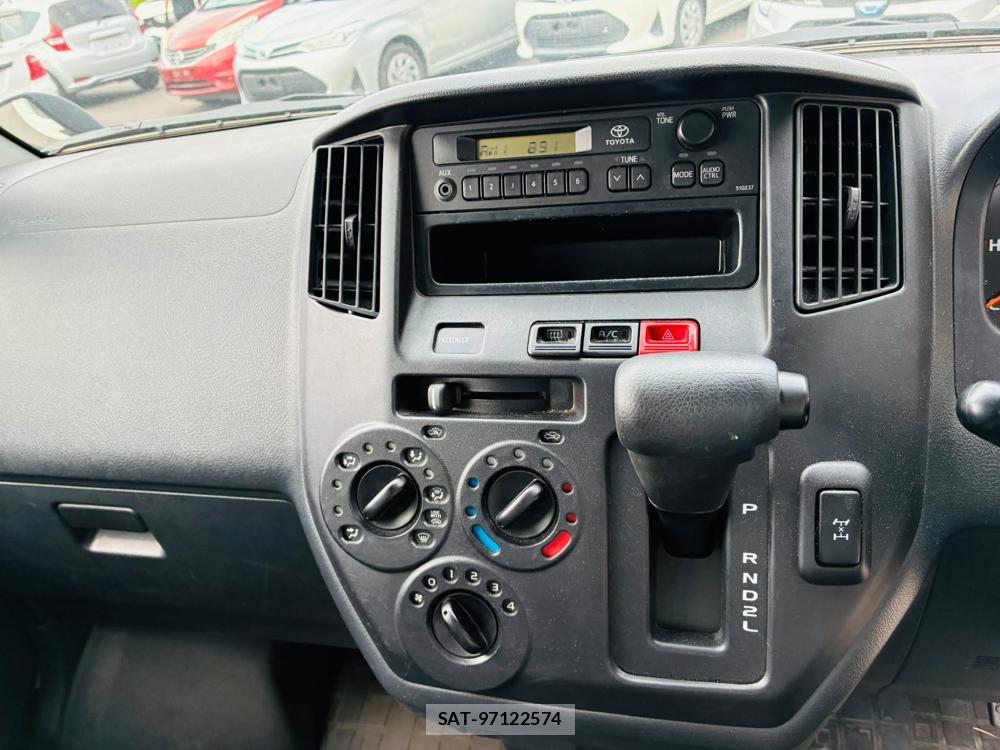 Toyota TOWNACE VAN 2020-02 6817647-19