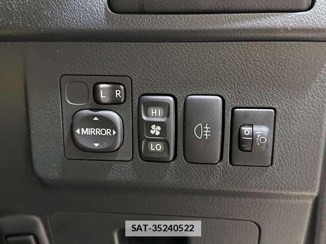 Toyota TOWNACE VAN 2017-04 7729909-12