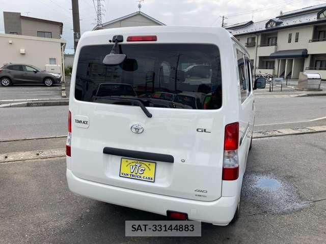 Toyota TOWNACE VAN 2016-06 8317688-10