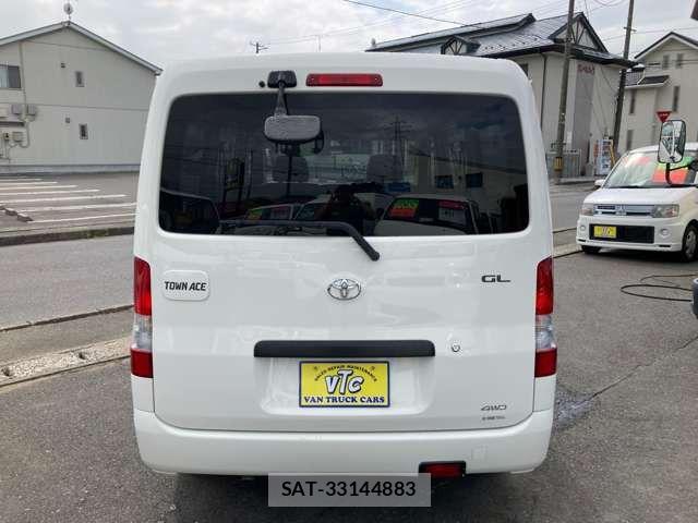 Toyota TOWNACE VAN 2016-06 8317688-12