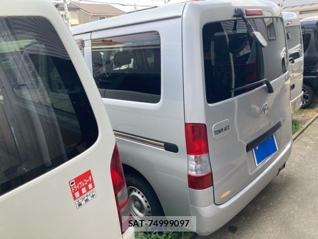 Toyota TOWNACE VAN 2017-08 8527816-3
