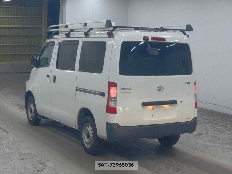 Toyota TOWNACE VAN 2021-10 8802241-2