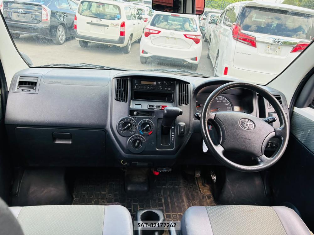 Toyota TOWNACE VAN 2020-06 8120435-12