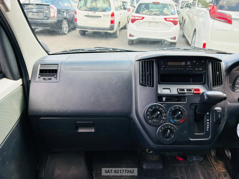 Toyota TOWNACE VAN 2020-06 8120435-17
