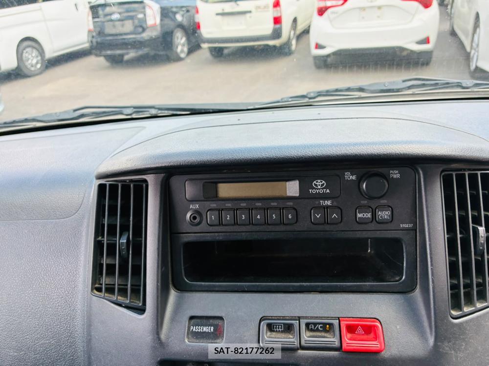 Toyota TOWNACE VAN 2020-06 8120435-18