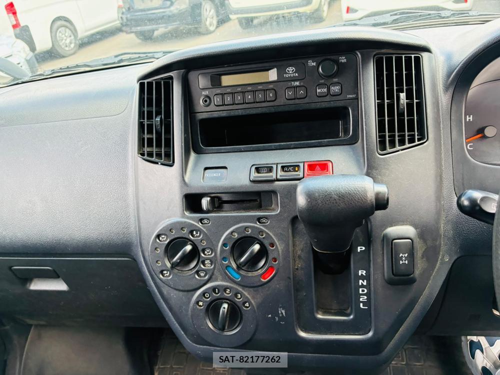 Toyota TOWNACE VAN 2020-06 8120435-19