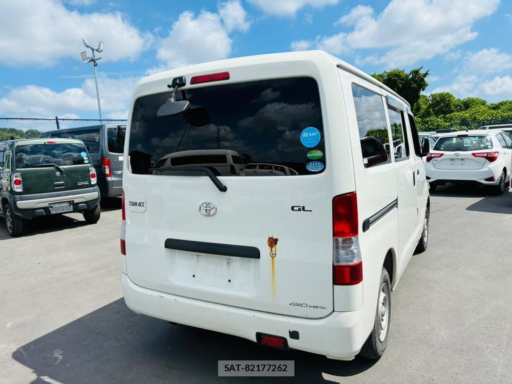 Toyota TOWNACE VAN 2020-06 8120435-4